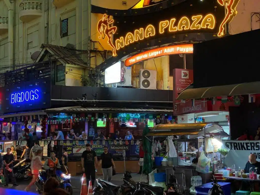 BANGKOK NIGHTLIFE: KHAO SAN ROAD, LADY BOYS, PING PONG SHOW